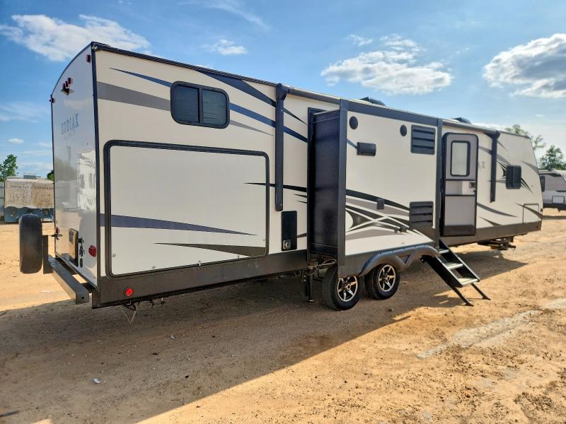 2019 Keystone Kodiak VIN 4YDT33026KJ971148 COPART salvage auction — VANDALISM, AL - SALVAGE FLOOD, sold $7,700 on 2026-07-10 (photo 4)