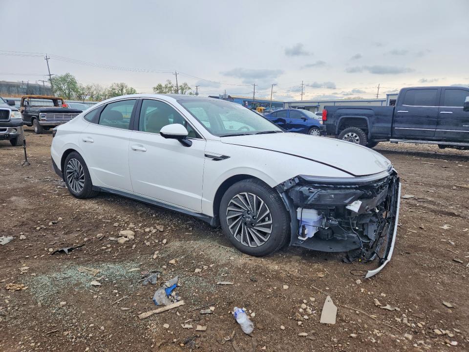 2025 Hyundai Sonata hybrid VIN KMHL54JJ2SA126429 COPART salvage auction — FRONT END, Il - Salvage Certificate, sold $11,100 on 2026-07-15 (photo 4)