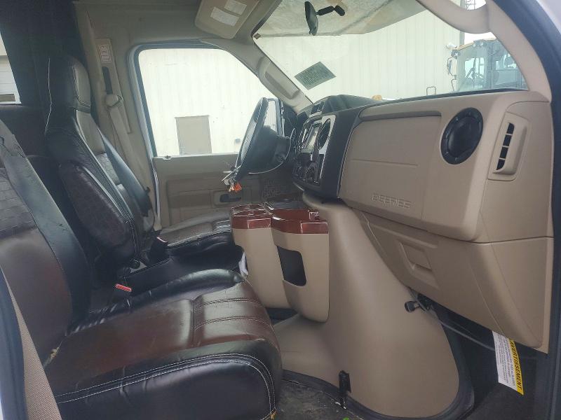 2016 Ford Econoline VIN 1FDXE4FS5GDC46010 COPART salvage auction — VANDALISM, IA - CERT OF TITLE-SALVAGE TITLE, sold $14,200 on 2026-07-30 (photo 5)