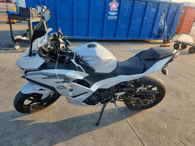 2024 Kawasaki Zx VIN ML5EXGG13RDA25230 COPART salvage auction — FRONT END, Tx - Certificate Of Title, sold $125 on 2026-07-30 (photo 3)