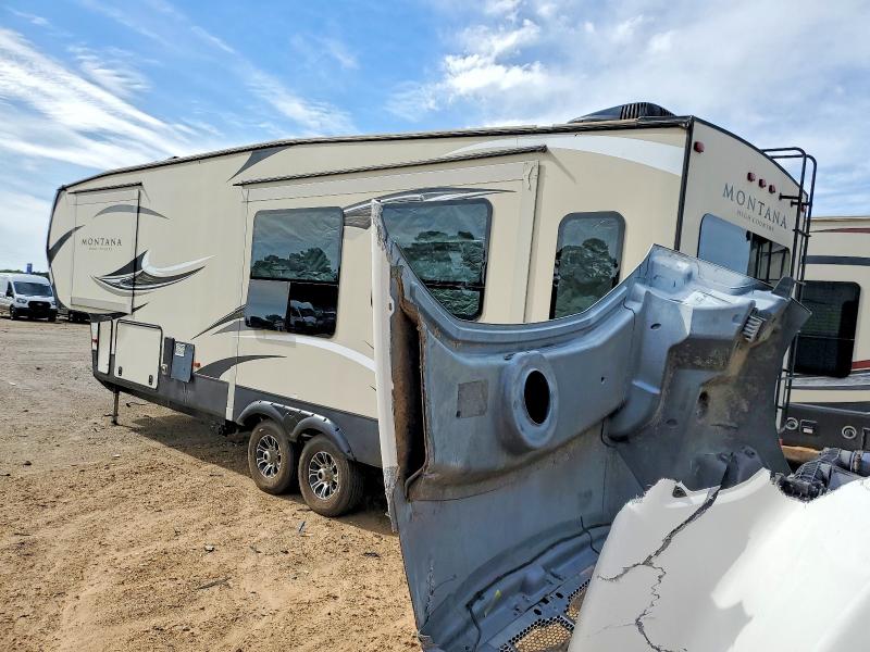 2016 Keystone rv . VIN 4YDF30526GA740861 COPART salvage auction — VANDALISM, TX - SALVAGE VEHICLE TITLE, sold $7,300 on 2026-07-23 (photo 3)