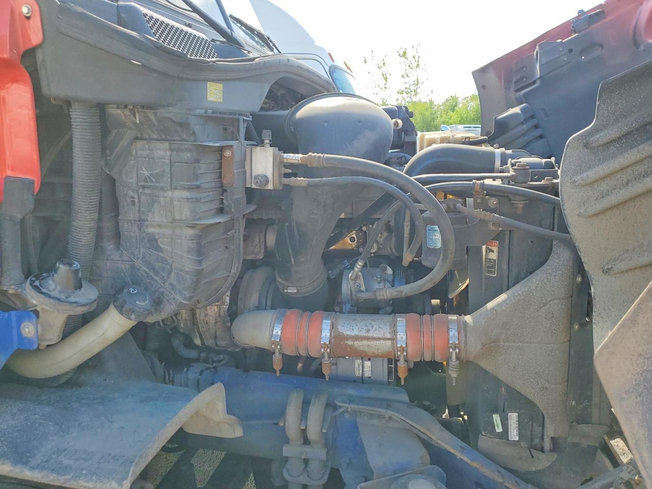2017 Freightliner Cascadia 113 VIN 1FUJGHDV0HLHL2171 COPART salvage auction — Minor Dent/Scratches, IL - CERTIFICATE OF TITLE, sold $28,500 on 2026-07-10 (photo 9)