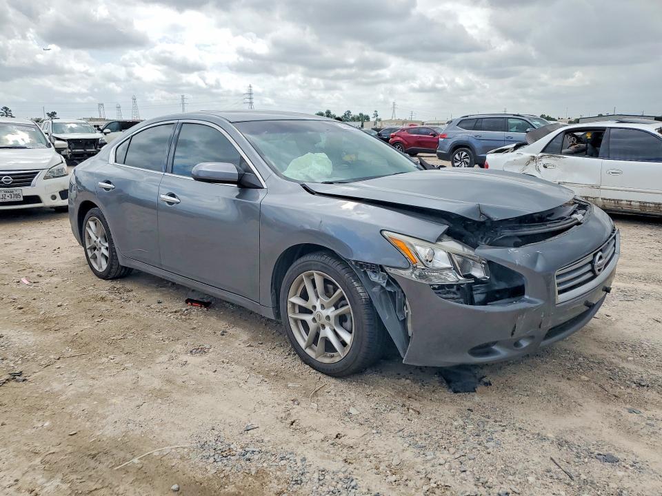 2014 Nissan Maxima VIN 1N4AA5APXEC458392 COPART salvage auction — FRONT END, Salvage Title, sold $675 on 2026-07-10 (photo 4)
