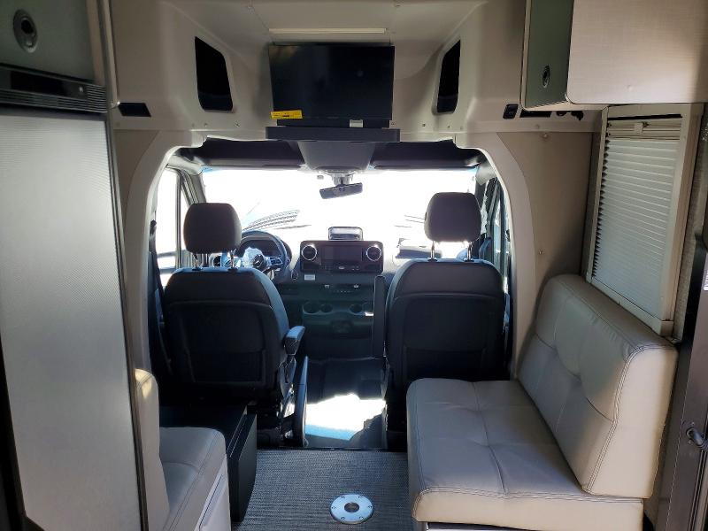 2025 Mercedes-benz Sprinter VIN W1X8N36Y3SN349100 COPART salvage auction — FRONT END, NV - SALVAGE TITLE, sold $71,000 on 2026-07-30 (photo 9)