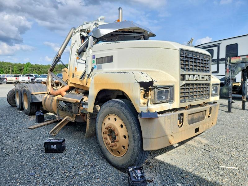 2022 Mack Pinnacle VIN 1M1PN4GYXNM009839 — COPART salvage auction photo
