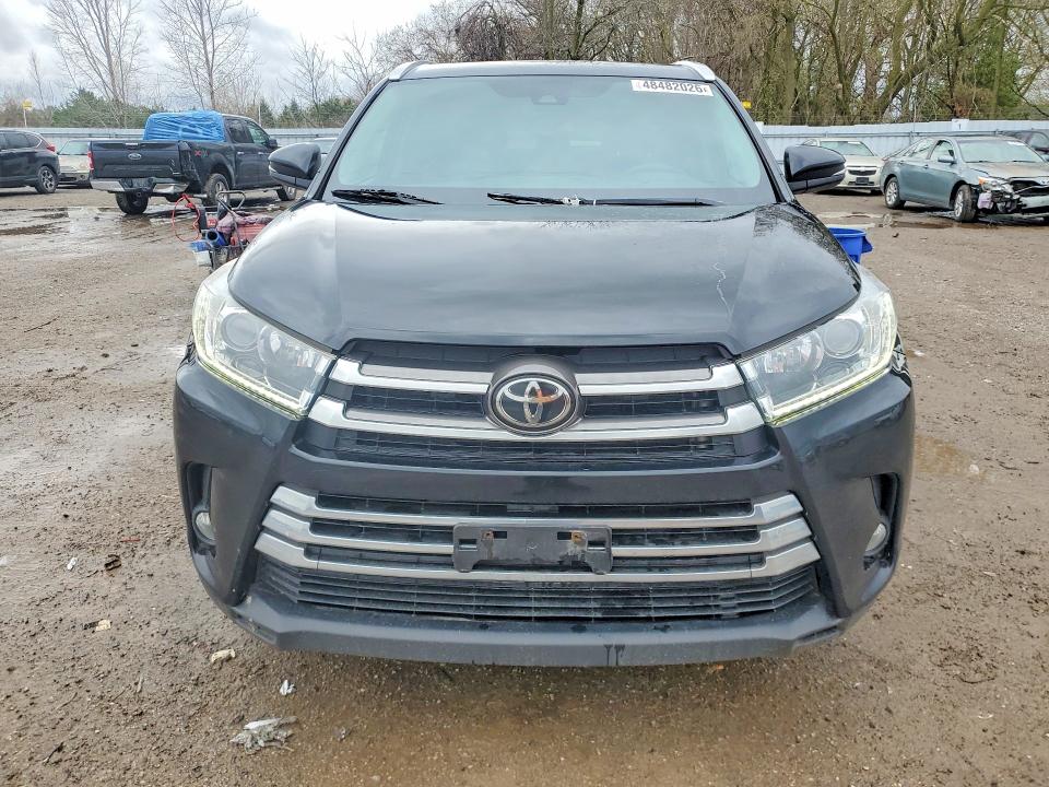 2019 Toyota Highlander VIN 5TDJZRFH3KS609661 COPART salvage auction — VANDALISM, On - Permit No Brand - Unfit, sold $13,300 on 2026-07-03 (photo 5)