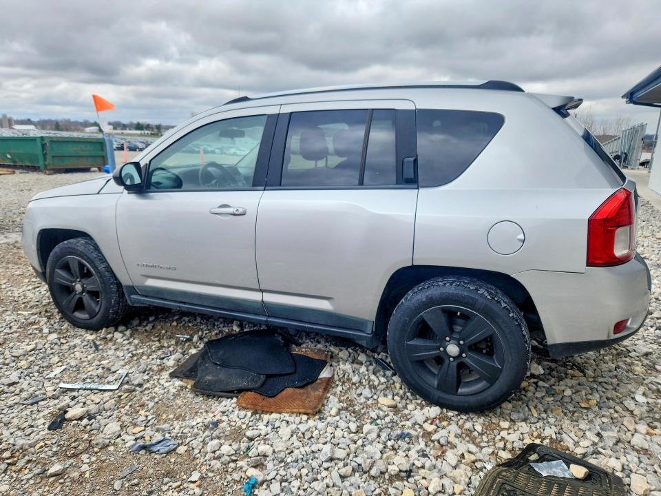 2011 Jeep Compass VIN 1J4NF1FB1BD163958 COPART salvage auction — FRONT END, Mi - Certificate Of Title, sold $825 on 2026-07-02 (photo 2)