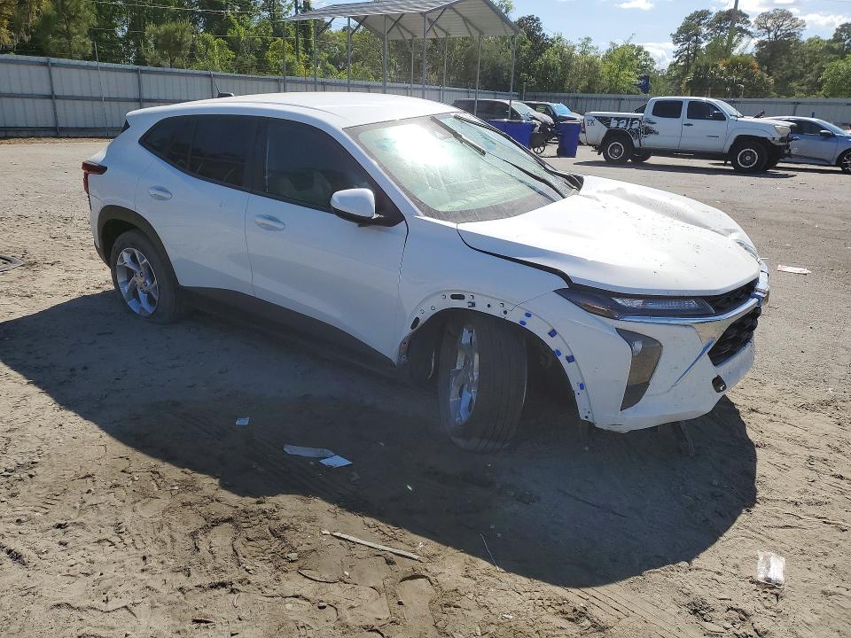 2026 Chevrolet Trax VIN KL77LFEP5TC016032 COPART salvage auction — FRONT END, GA - CERT OF TITLE-SALVAGE, sold $3,250 on 2026-07-27 (photo 4)