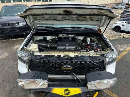 2018 Toyota Tundra VIN 5TFUY5F19JX762520 COPART salvage auction — MINOR DENT/SCRATCHES, Nh - Certificate Of Title (P), sold $9,800 on 2026-07-07 (photo 5)