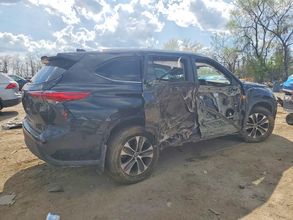 2023 Toyota Highlander VIN 5TDKDRAHXPS004716 COPART salvage auction — SIDE, Md - Cert Of Salvage > 75% Damage, sold $10,200 on 2026-07-28 (photo 3)