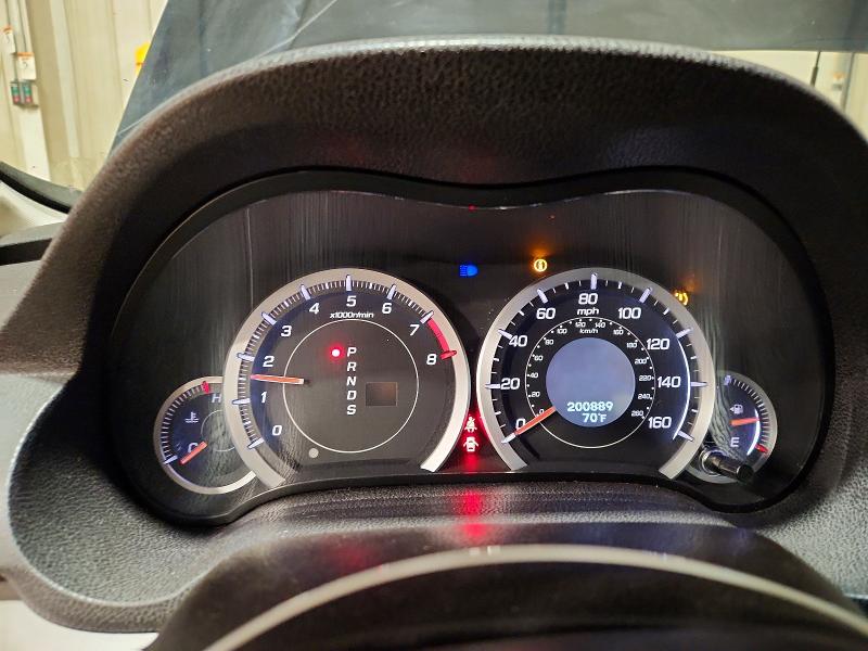 2010 Acura Tsx VIN JH4CU2F62AC029149 COPART salvage auction — VANDALISM, Pa - Certificate Of Salvage, sold $425 on 2026-07-07 (photo 9)