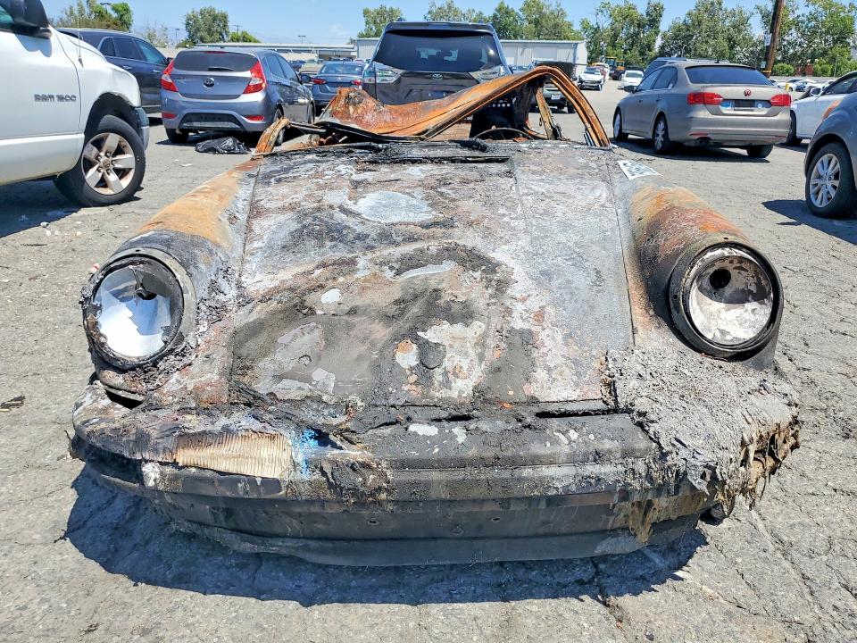 1988 Porsche 911 VIN WP0AB091XJS120209 COPART salvage auction — BURN, Ca - Non-Repairable Vehicle Cert, sold $3,700 on 2026-07-09 (photo 5)