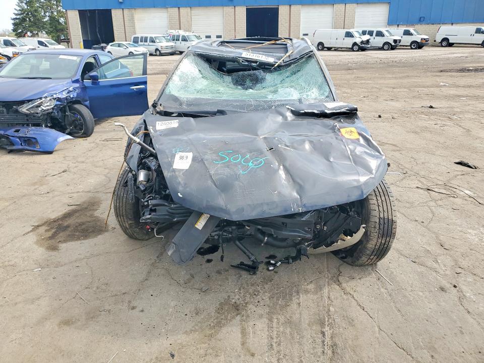2025 Audi Q3 VIN WA1DECF30S1004529 COPART salvage auction — ROLLOVER, Az - Cert Of Title - Salvage, sold $575 on 2026-07-09 (photo 5)