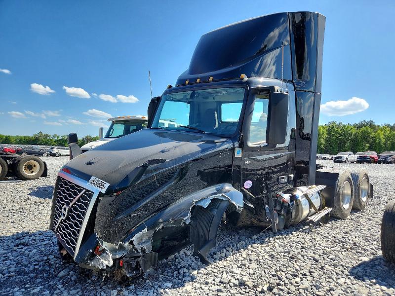 2025 Volvo Vnl VIN 4V4NC9EH2SN682731 COPART salvage auction — UNDERCARRIAGE, GA - CERT OF TITLE-SALVAGE, sold $12,900 on 2026-07-09 (photo 2)