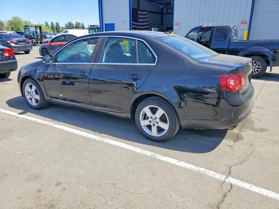 2008 Volkswagen Jetta VIN 3VWRM71K18M175027 COPART salvage auction — MINOR DENT/SCRATCHES, Nm - Dis/Dlr/Exp Only Clean Title (P), sold $350 on 2026-07-08 (photo 2)