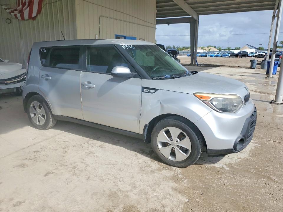 2015 Kia Soul VIN KNDJN2A26F7777171 COPART salvage auction — MINOR DENT/SCRATCHES, Fl - Cert Of Title-Slvg Rebld Flood, sold $950 on 2026-07-29 (photo 4)