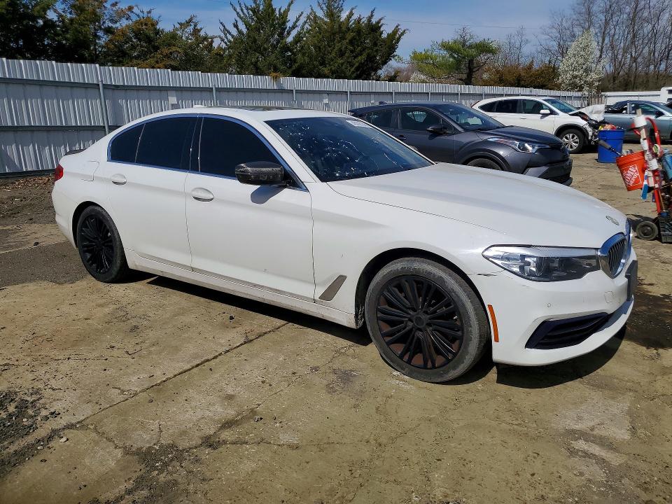 2019 BMW 5 series VIN WBAJA7C50KWW17526 COPART salvage auction — INTERIOR BURN, Wv - Certificate Of Title, sold $6,400 on 2026-07-29 (photo 4)