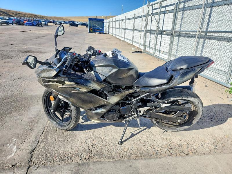 2025 Kawasaki Ex500 VIN ML5EXGH11SDA56805 COPART salvage auction — VANDALISM, CO - CERTIFICATE OF TITLE, sold $1,850 on 2026-07-22 (photo 3)