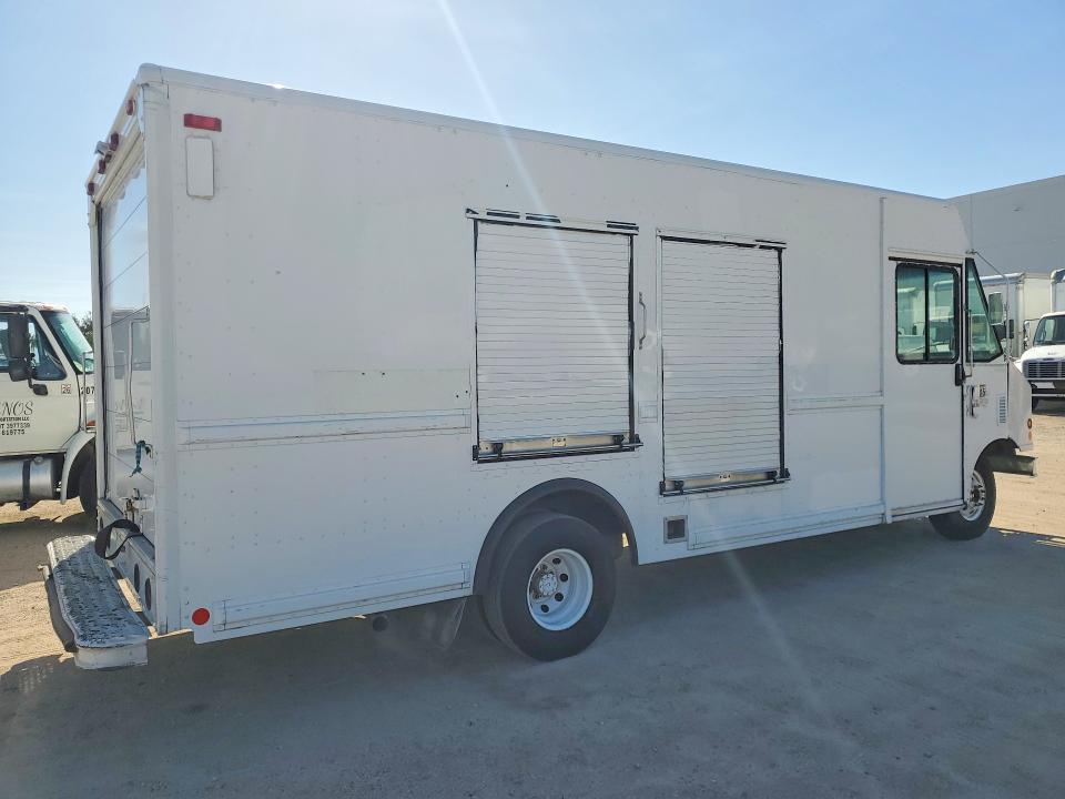 2003 Ford E-450 VIN 1FCLE49L93HB23269 COPART salvage auction — NORMAL WEAR, Ca - Dis/Dlr/Exp Only Clean Title, sold $1,150 on 2026-07-08 (photo 3)