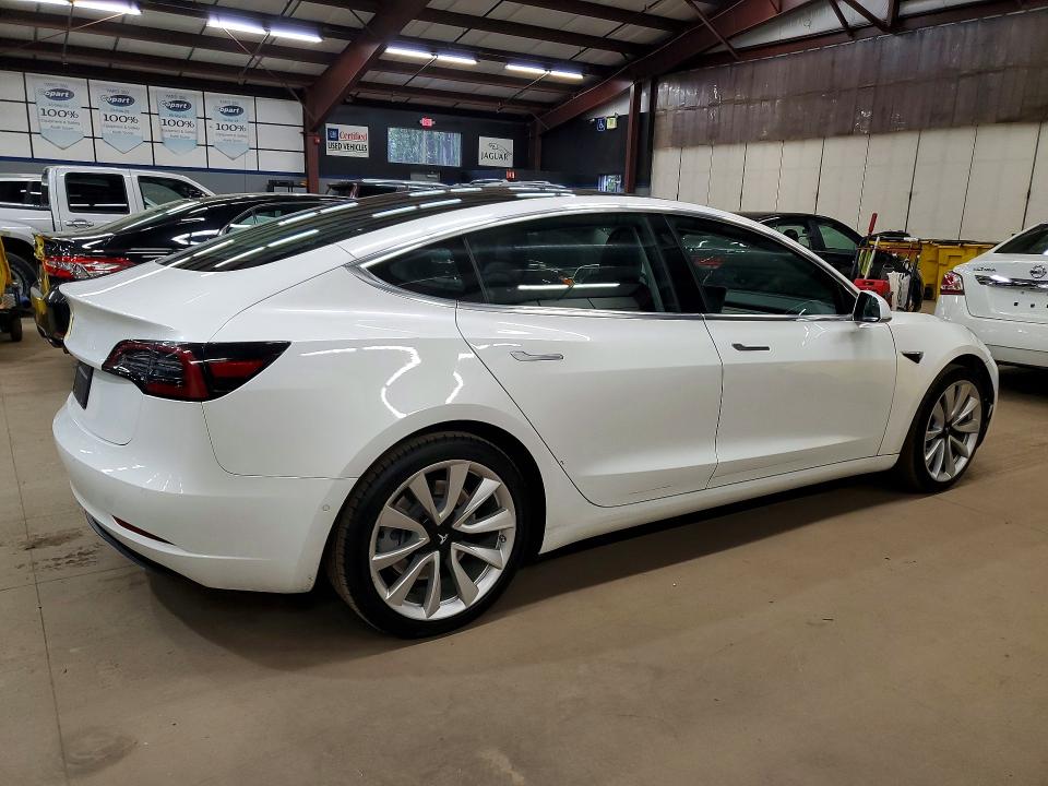 2019 Tesla Model 3 VIN 5YJ3E1EAXKF417507 COPART salvage auction — MINOR DENT/SCRATCHES, Me - Cert Of Title-Rebuilt Vehicle, sold $7,600 on 2026-07-30 (photo 3)