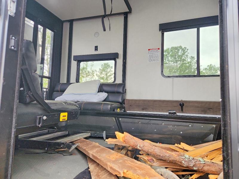 2022 Alliance rv Valor VIN 7M5FV4432NA005561 COPART salvage auction — SIDE, GA - CERT OF TITLE-SALVAGE, sold $850 on 2026-07-30 (photo 6)