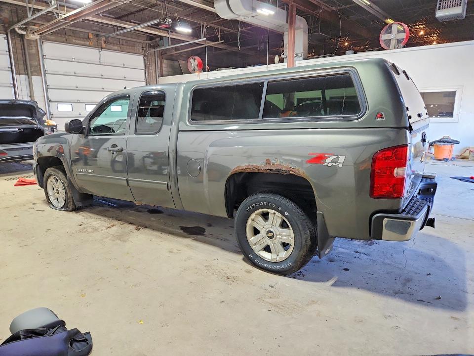 2011 Chevrolet Silverado 1500 VIN 1GCRKSE35BZ382606 COPART salvage auction — NORMAL WEAR, Mn - Certificate Of Title, sold $1,800 on 2026-07-02 (photo 2)