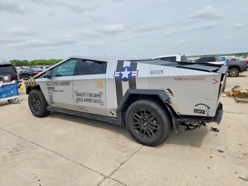 2024 Tesla Cybertruck VIN 7G2CEHED6RA049138 COPART salvage auction — FRONT END, Tx - Certificate Of Title, sold $26,250 on 2026-07-09 (photo 2)