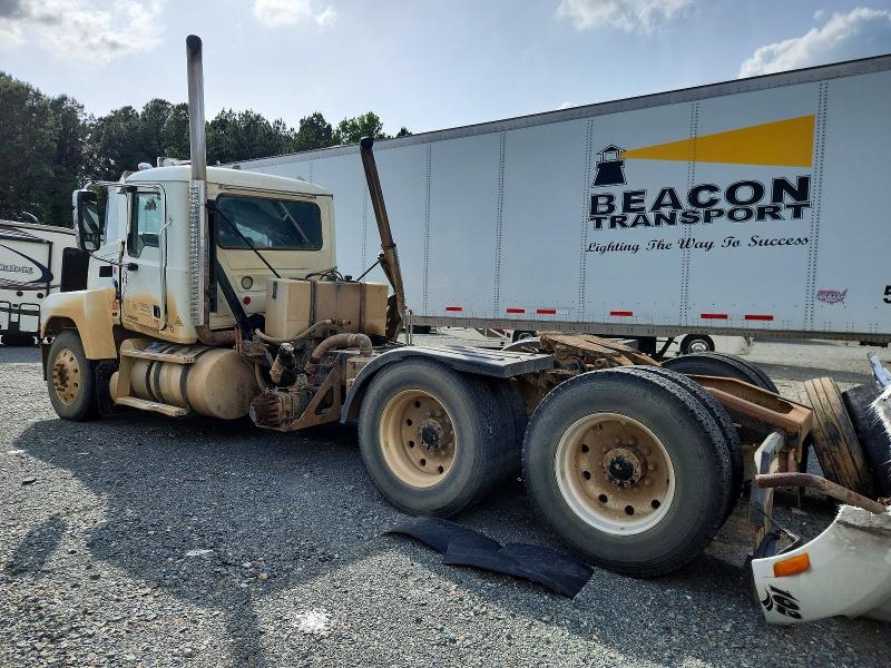 2022 Mack Pinnacle VIN 1M1PN4GYXNM009839 COPART salvage auction — ALL OVER, LA - CERT OF TITLE-SALVAGE, sold $8,800 on 2026-08-27 (photo 3)