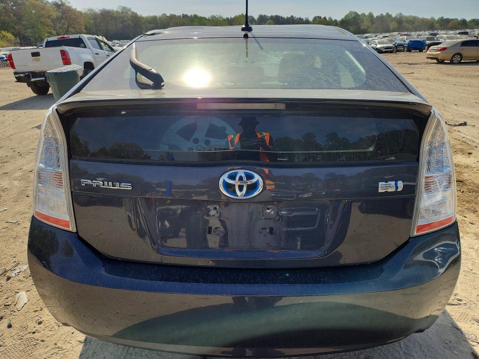 2011 Toyota Prius VIN JTDKN3DU5B0276735 COPART salvage auction — ROLLOVER, Md - Cert Of Salvage > 75% Damage, sold $425 on 2026-07-07 (photo 6)