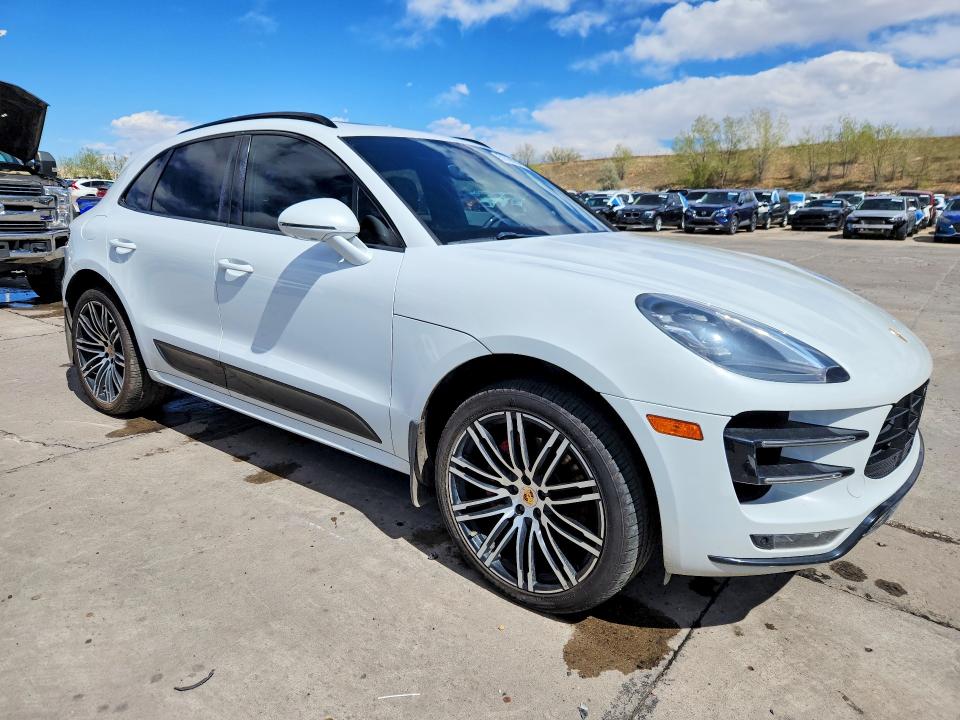 2017 Porsche Macan VIN WP1AF2A54HLB60822 COPART salvage auction — FRONT END, Co - Public - Salvage Title, sold $5,800 on 2026-08-10 (photo 4)