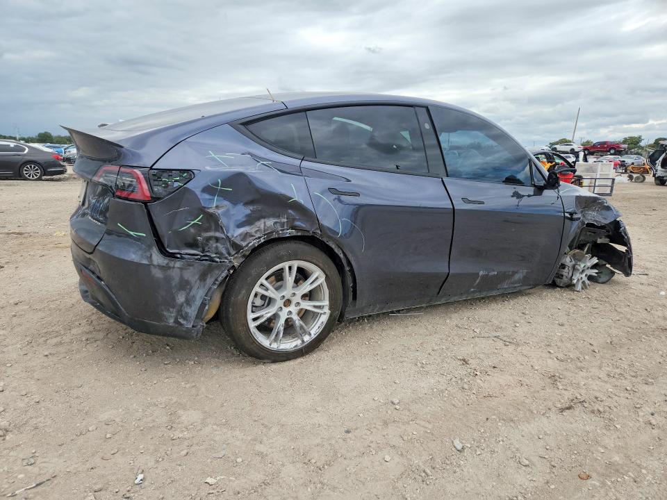 2023 Tesla Model y VIN 7SAYGDEE6PF923950 COPART salvage auction — FRONT END, Salvage Title, sold $1,800 on 2026-07-28 (photo 3)