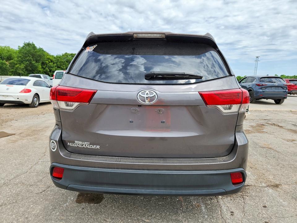 2018 Toyota Highlander VIN 5TDZARFH3JS034471 COPART salvage auction — MINOR DENT/SCRATCHES, Ok - Dealer Only Clean Title (P), sold $8,800 on 2026-07-24 (photo 6)