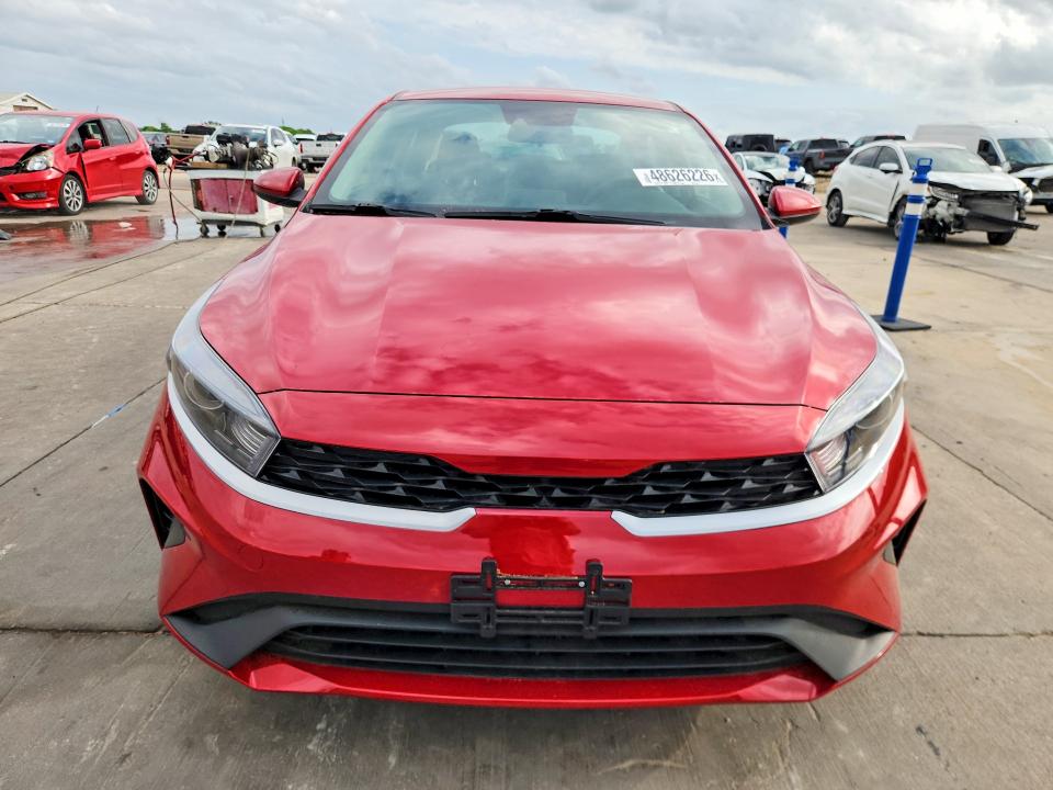 2024 Kia Forte VIN 3KPF24AD5RE816977 COPART salvage auction — REAR END, Tx - Certificate Of Title, sold $5,000 on 2026-07-02 (photo 5)