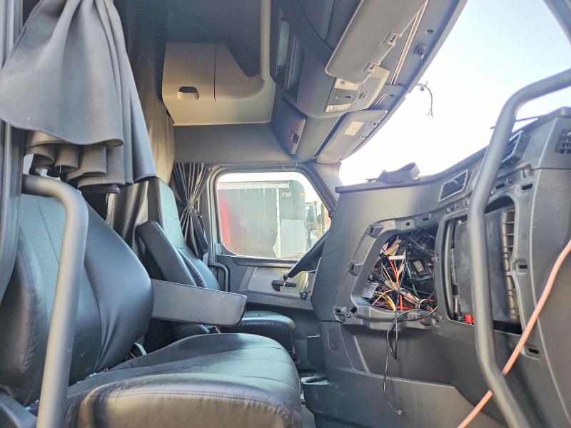 2023 Freightliner Cascadia 126 VIN 3AKJHHDR6PSUG5128 COPART salvage auction — ROLLOVER, NE - CERT OF TITLE-SALVAGE, sold $42,250 on 2026-07-09 (photo 5)