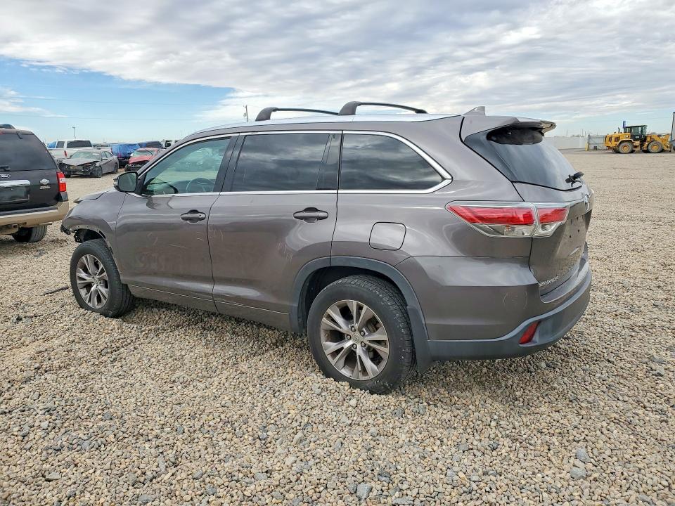 2015 Toyota VIN 5TDJKRFH9FS167236 COPART salvage auction — FRONT END, Tx - Salvage Vehicle Title, sold $7,700 on 2026-07-07 (photo 2)