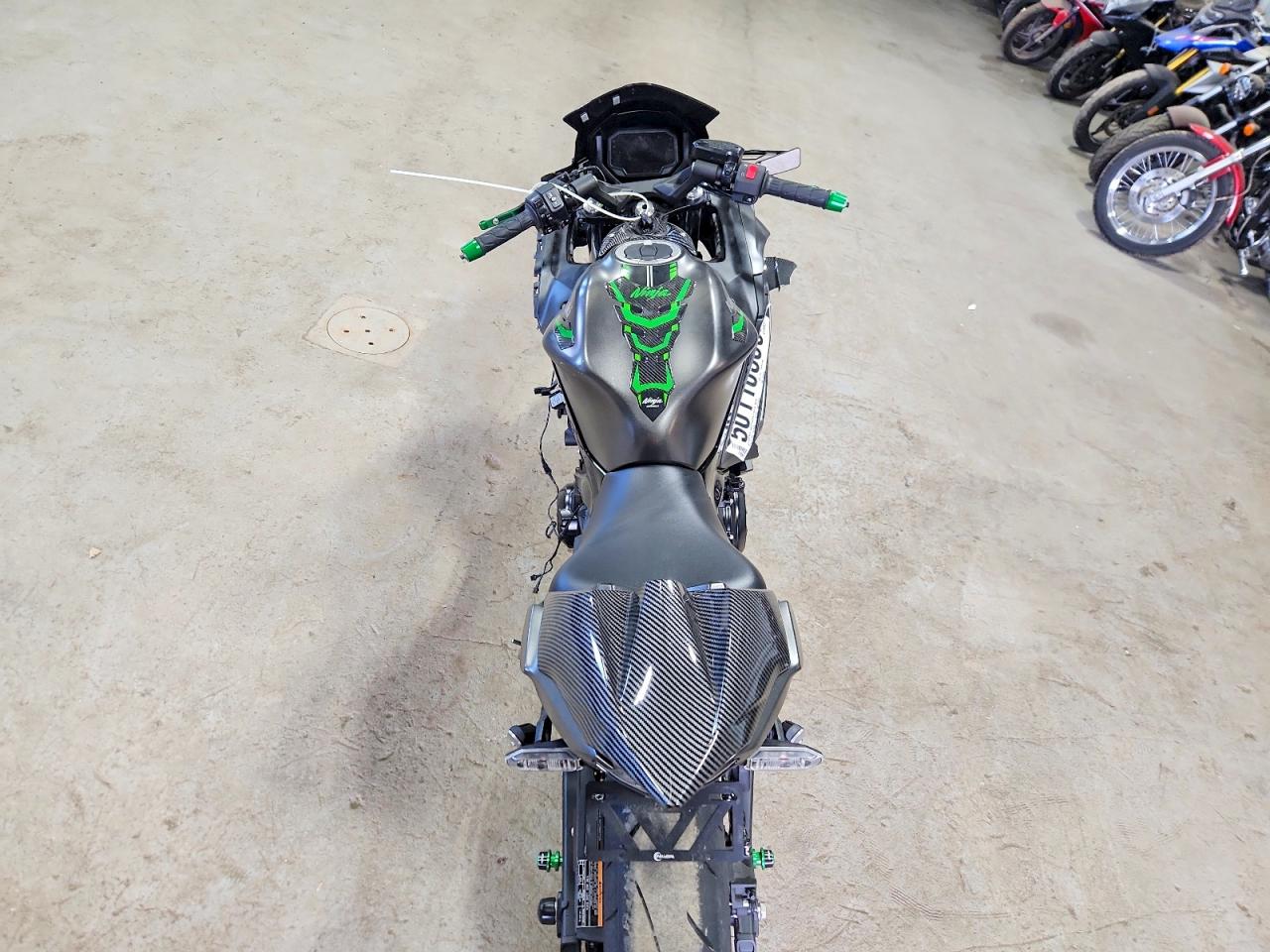 2024 Kawasaki EX650 VIN ML5EXER14RDAD6234 COPART salvage auction — Side, WV - SALVAGE CERTIFICATE, sold $1,600 on 2026-07-09 (photo 6)