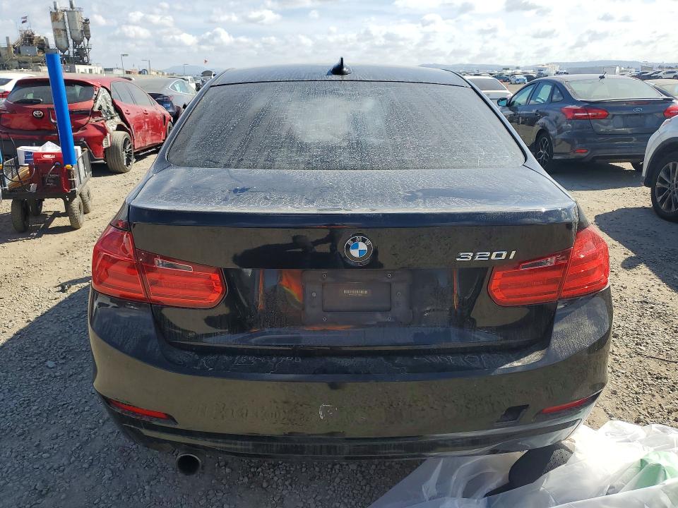 2015 BMW 3er VIN WBA3B1C52FK135821 COPART salvage auction — MINOR DENT/SCRATCHES, Ca - Dis/Dlr/Exp Only Clean Title, sold $525 on 2026-07-02 (photo 6)