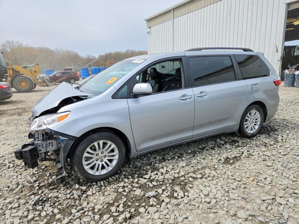 2015 Toyota Sienna VIN 5TDYK3DC5FS537715 COPART salvage auction — FRONT END, Nj - Cert Of Title-Salvage, sold $1,600 on 2026-07-22 (photo 1)
