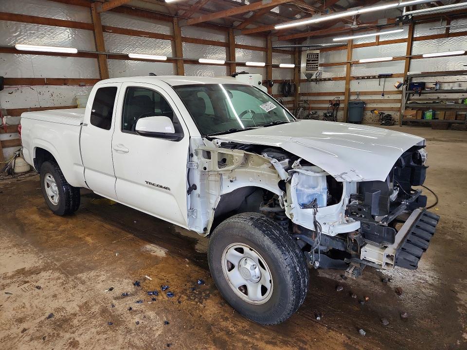 2017 Toyota Tacoma VIN 5TFRX5GN0HX092375 COPART salvage auction — FRONT END, IL - CERTIFICATE OF TITLE, sold $4,450 on 2026-07-09 (photo 4)