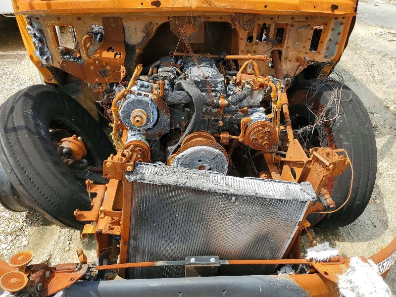 2011 Freigliner VIN 4UZABRDT6BCAT6234 COPART salvage auction — BURN, TX - NONREPAIRABLE TITLE, sold $225 on 2026-08-25 (photo 7)