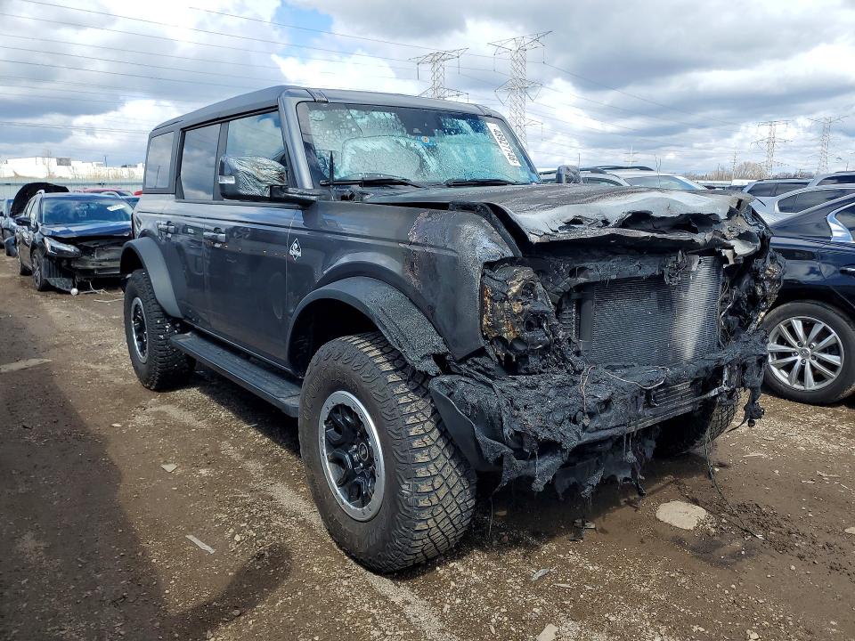2023 Ford Bronco VIN 1FMDE5DH1PLB01794 COPART salvage auction — ENGINE BURN, Il - Salvage Certificate, sold $10,000 on 2026-07-02 (photo 4)