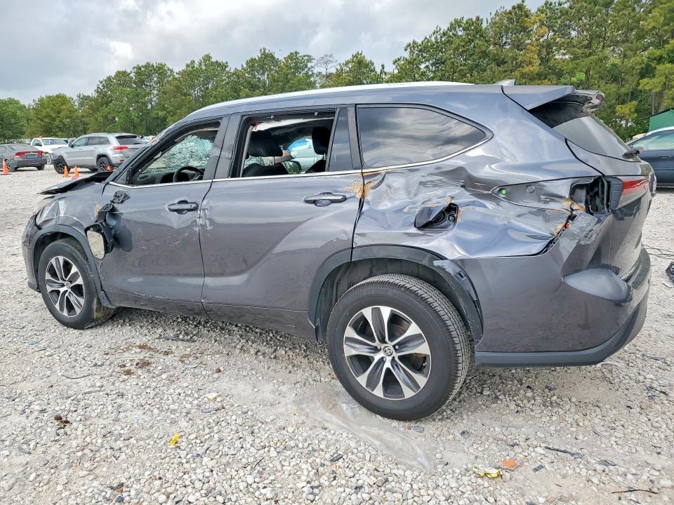 2023 Toyota Highlander VIN 5TDKDRAH7PS023918 COPART salvage auction — ROLLOVER, Tx - Certificate Of Title, sold $6,400 on 2026-07-04 (photo 2)