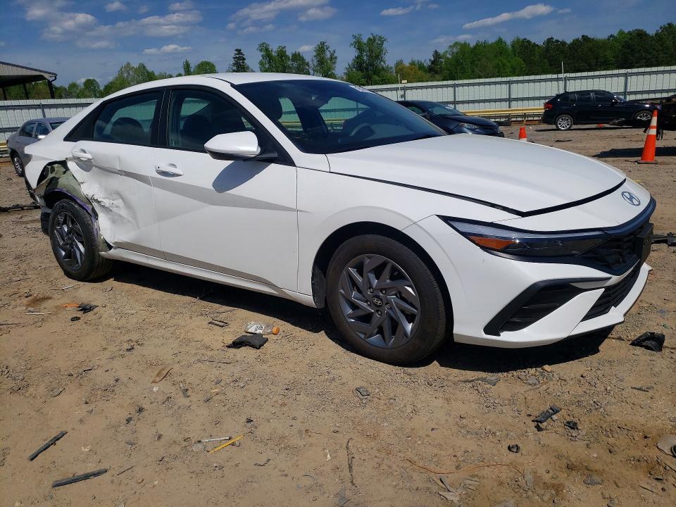 2024 Hyundai Elantra VIN KMHLM4DG2RU817973 COPART salvage auction — SIDE, Id - Salvage Certificate Of Title, sold $3,100 on 2026-07-24 (photo 4)