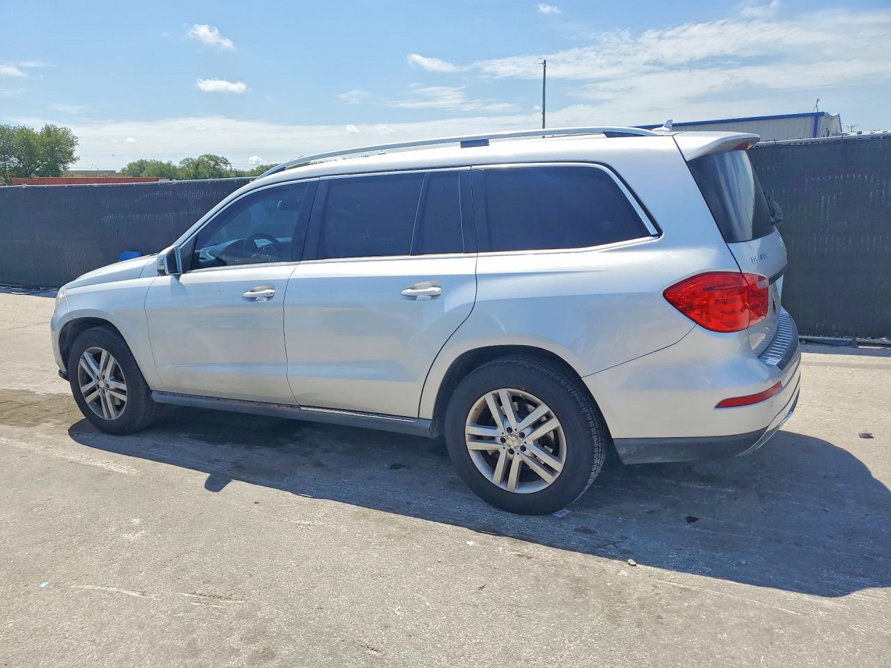 2014 Mercedes-Benz GL-Class VIN 4JGDF7CE2EA339548 COPART salvage auction — Minor Dent/Scratches, MT - CERTIFICATE OF TITLE (P), sold $3,050 on 2026-07-03 (photo 2)