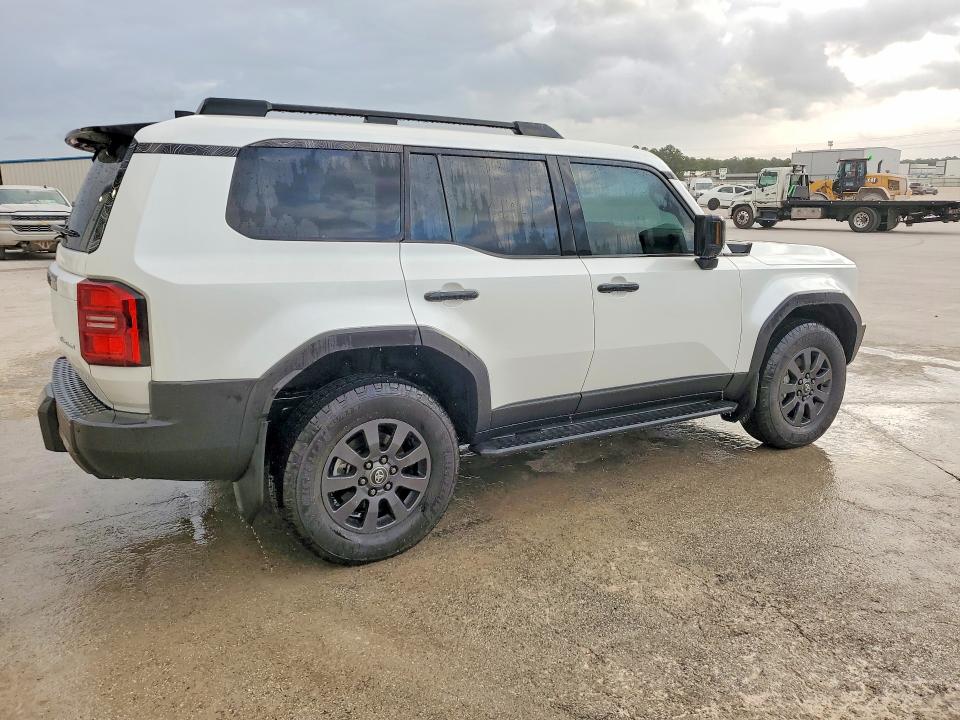 2025 Toyota Land cruiser VIN JTEABFAJ4S5015305 COPART salvage auction — MISSING/ALTERED VIN, Tx - Certificate Of Title, sold $31,500 on 2026-07-28 (photo 3)