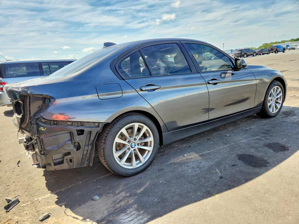 2018 BMW 3er VIN WBA8E1G50JNU90517 COPART salvage auction — REAR END, Fl - Cert Of Title Slvg Rebuildable, sold $4,600 on 2026-07-27 (photo 3)