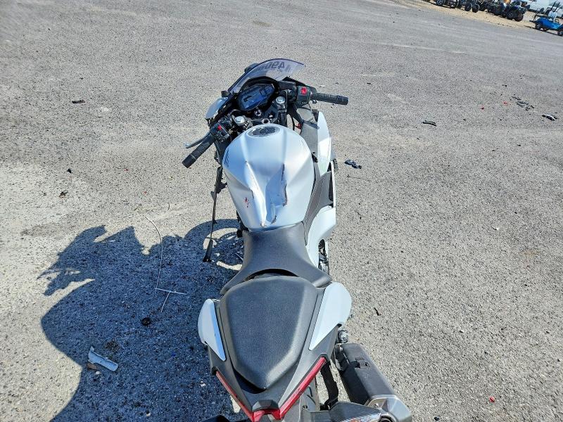 2025 Kawasaki Zx VIN ML5EXGG17SDA47351 COPART salvage auction — FRONT END, La - Cert Of Title-Salvage, sold $70 on 2026-07-23 (photo 6)