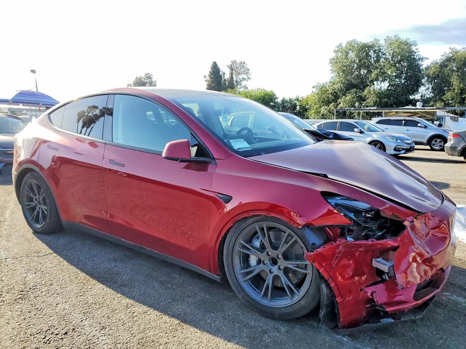 2025 Tesla Model y VIN 7SAYGDED2SF279461 COPART salvage auction — FRONT END, Ca - Salvage Certificate, sold $10,100 on 2026-07-24 (photo 4)