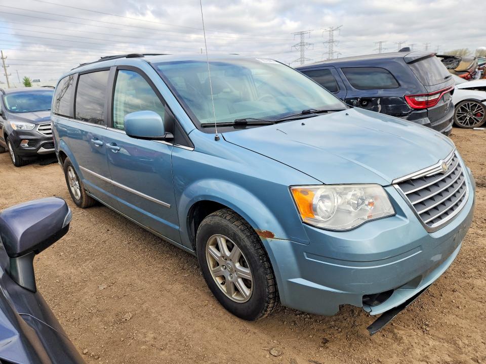 2010 Chrysler Voyager VIN 2A4RR5DX6AR253939 COPART salvage auction — NORMAL WEAR, Il - Certificate Of Title, sold $400 on 2026-07-28 (photo 4)