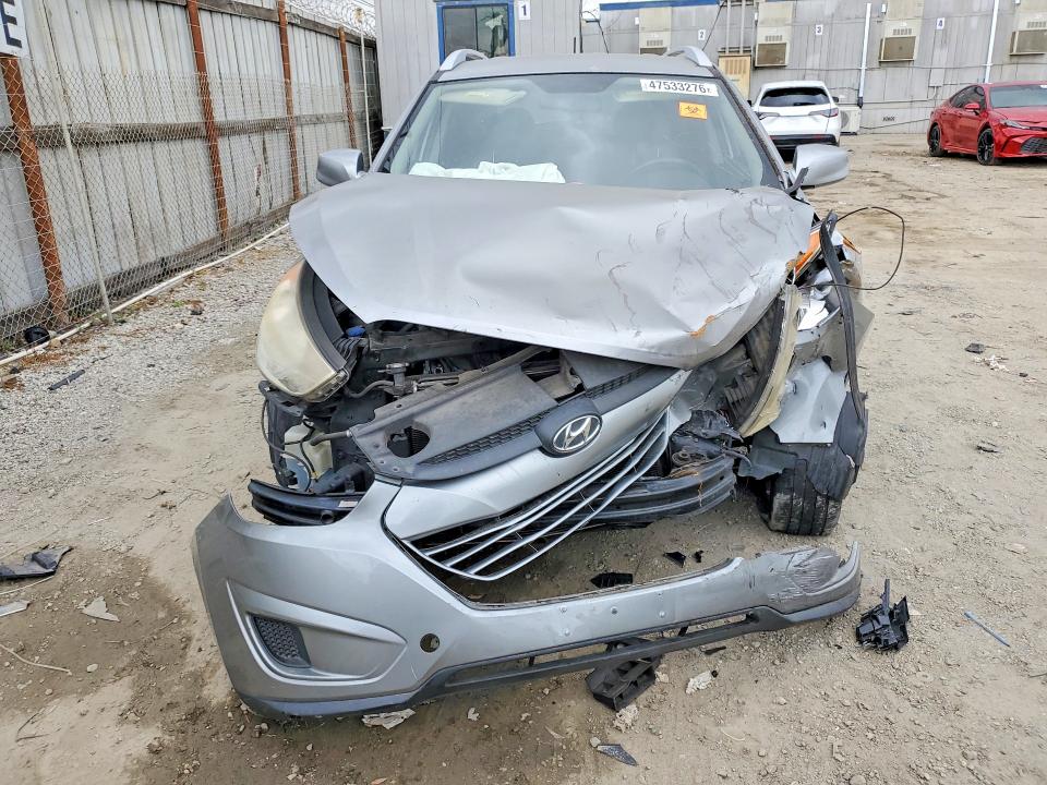 2011 Hyun Tucson VIN KM8JU3AC0BU128572 COPART salvage auction — FRONT END, CA - SALVAGE CERTIFICATE, sold $175 on 2026-07-27 (photo 5)